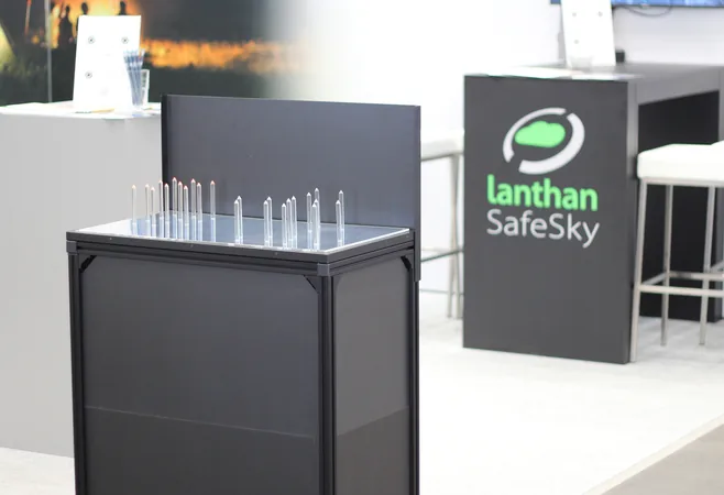 Leuchttisch-Exponat für Lanthan Safe Sky am Messestand